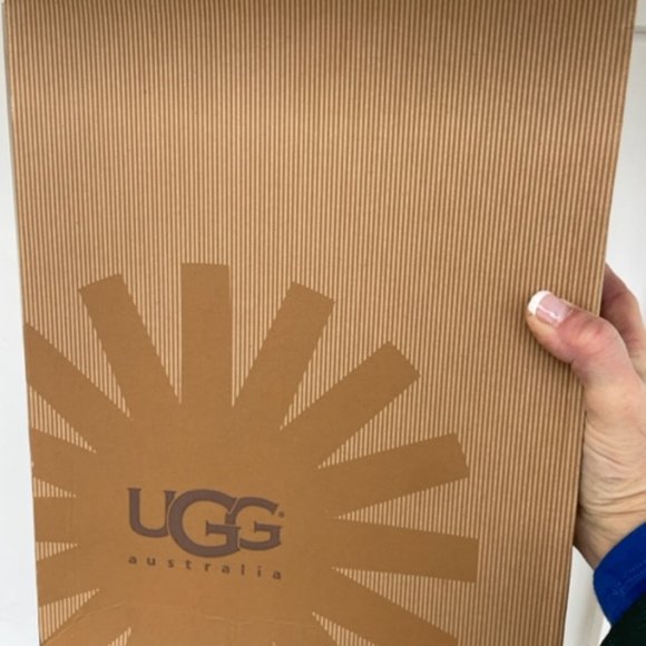 UGG Boots - Picture 9 of 10